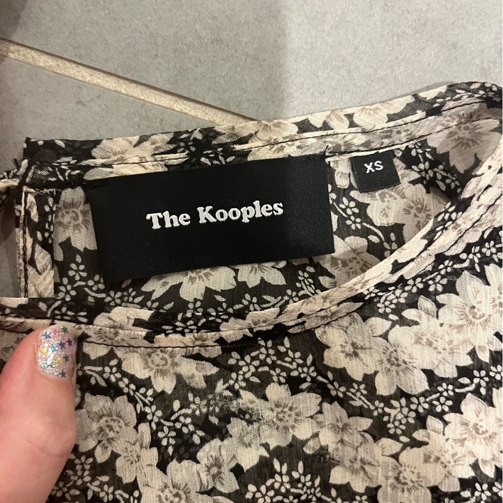 The Kooples 100% silk black and white floral flutter sleeve top - Picture 5 of 10